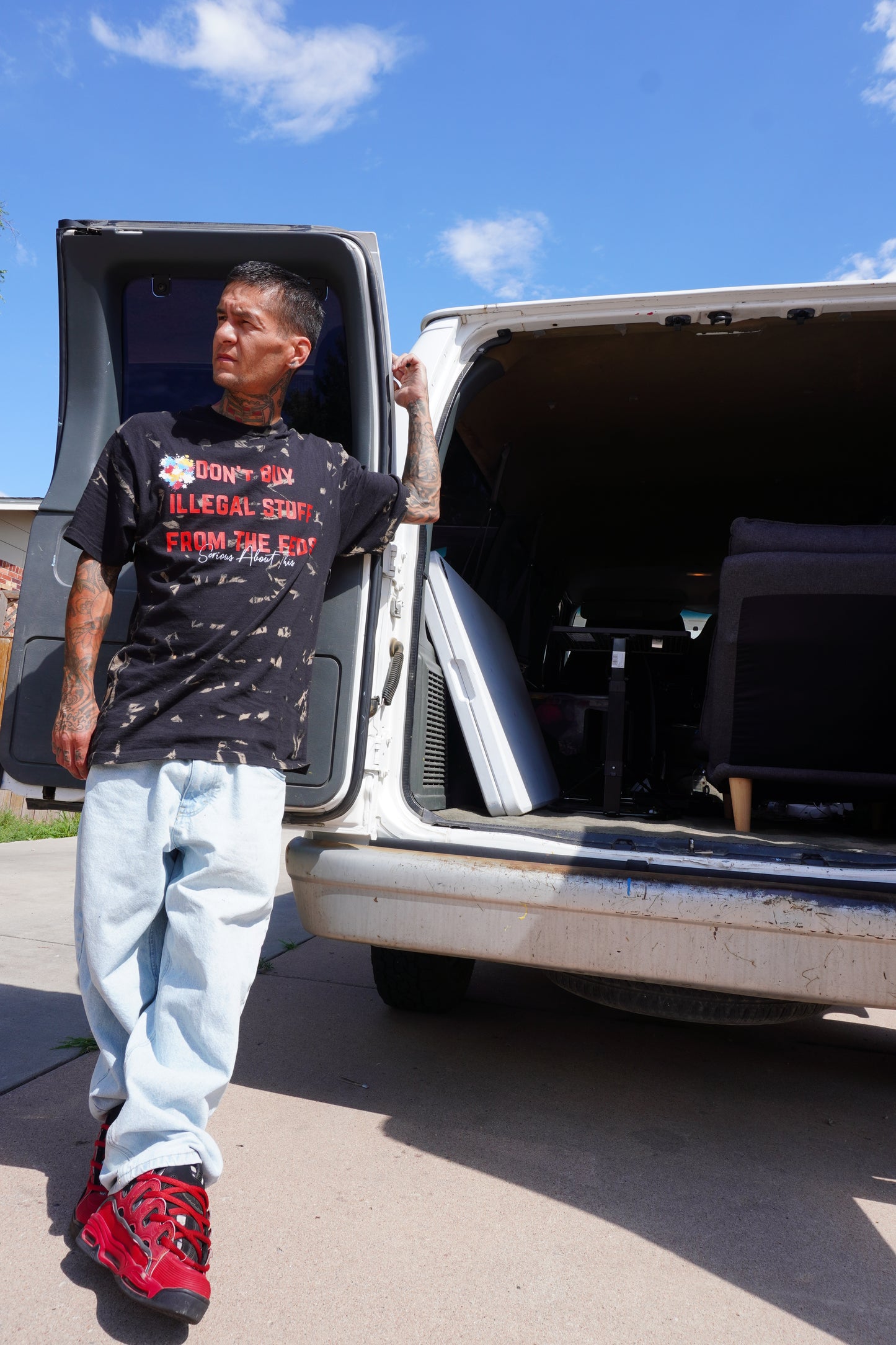 Don’t Buy Illegal Stuff From The Feds t shirt
